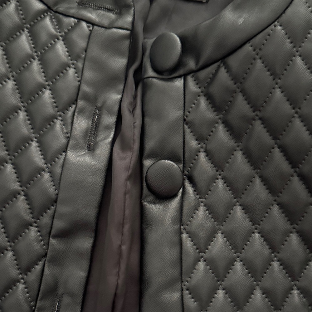 Zara Women's Black Quilted Leather Jacket - Picture 4 of 6